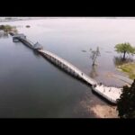 渡ると長生きな「鶴の舞橋」ドローン映像です。桜とコラボ出来ました